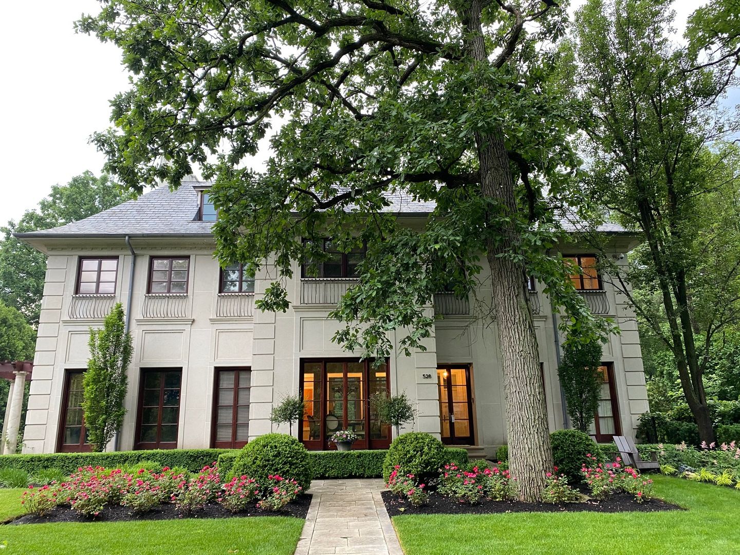 528 Roslyn Road — Kenilworth, IL 60043
