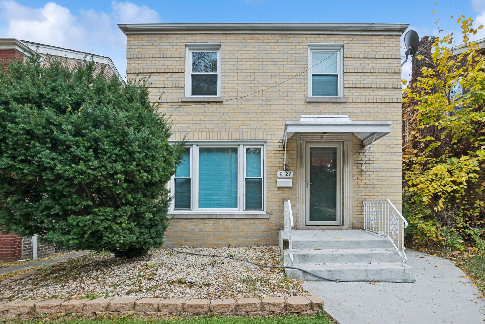 9127 Essex Avenue — Chicago, IL 60617
