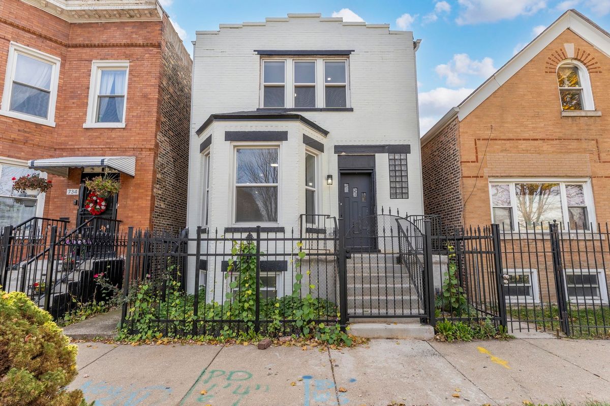 736 Sawyer Avenue, Chicago, IL 60624