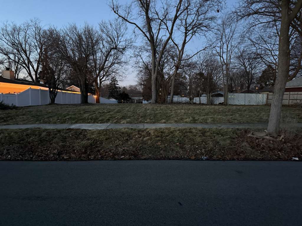16 W Taylor Road — Lombard, IL 60148