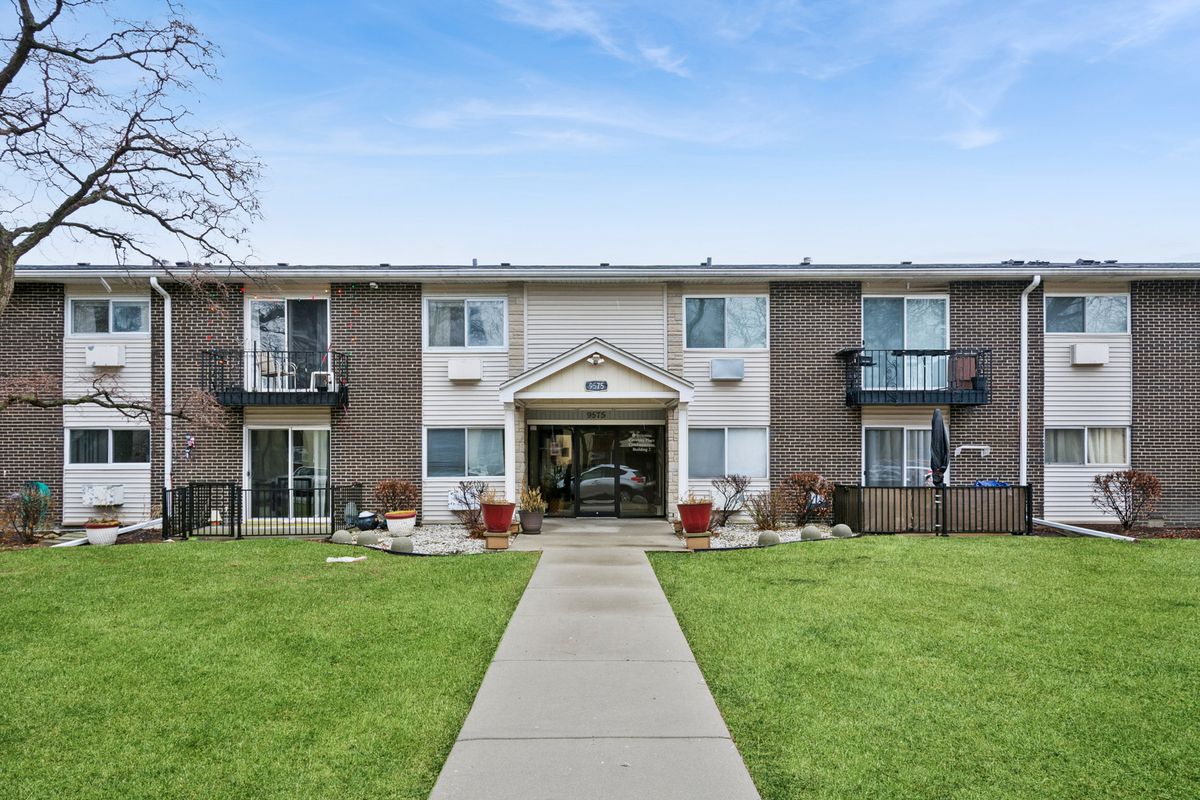 9575 Terrace Place, Des Plaines, IL 60016