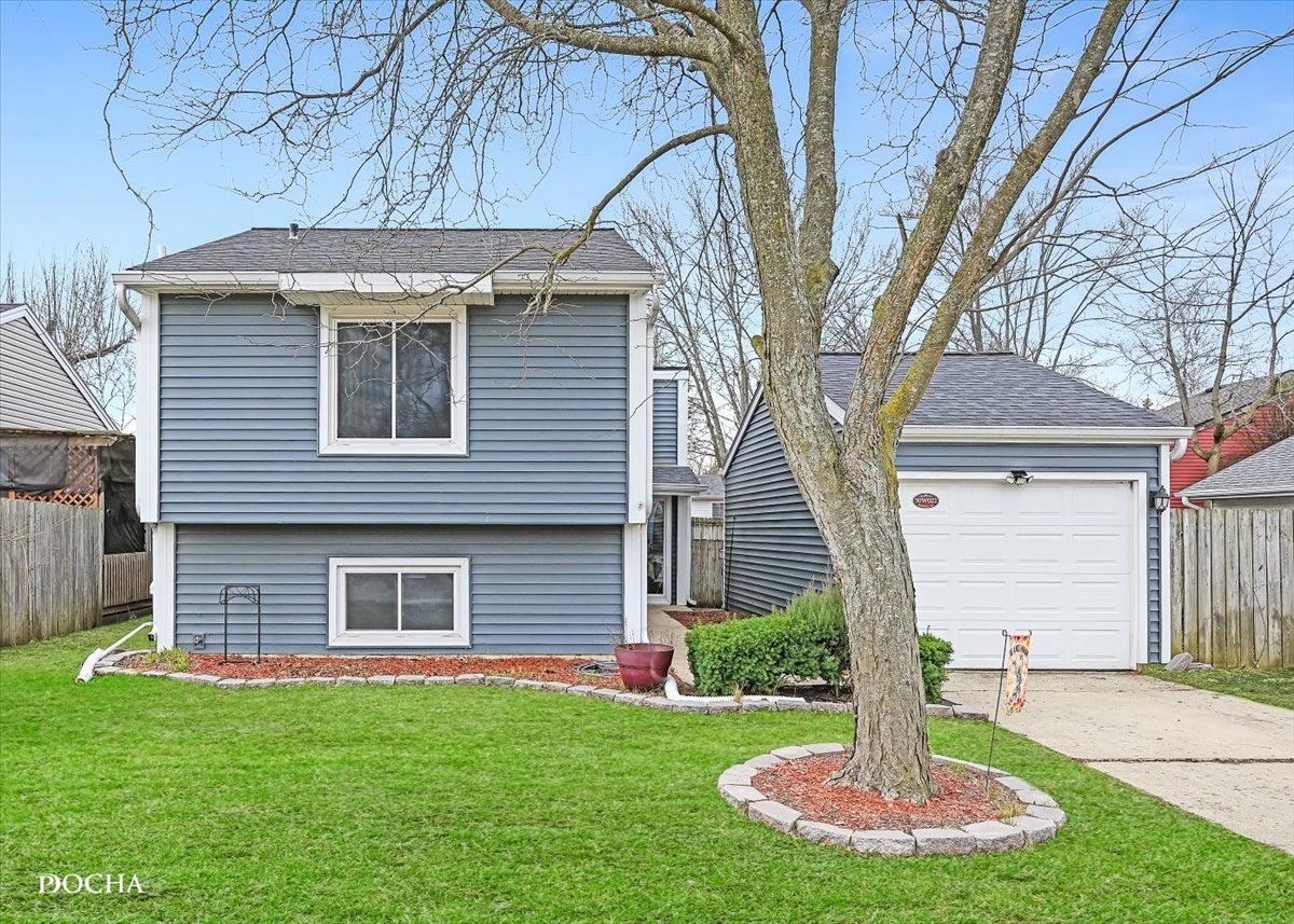 30W021 Danbury Drive — Warrenville, IL 60555