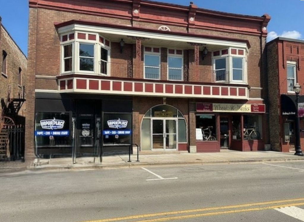 115-117 N Main Street — Crystal Lake, IL 60014