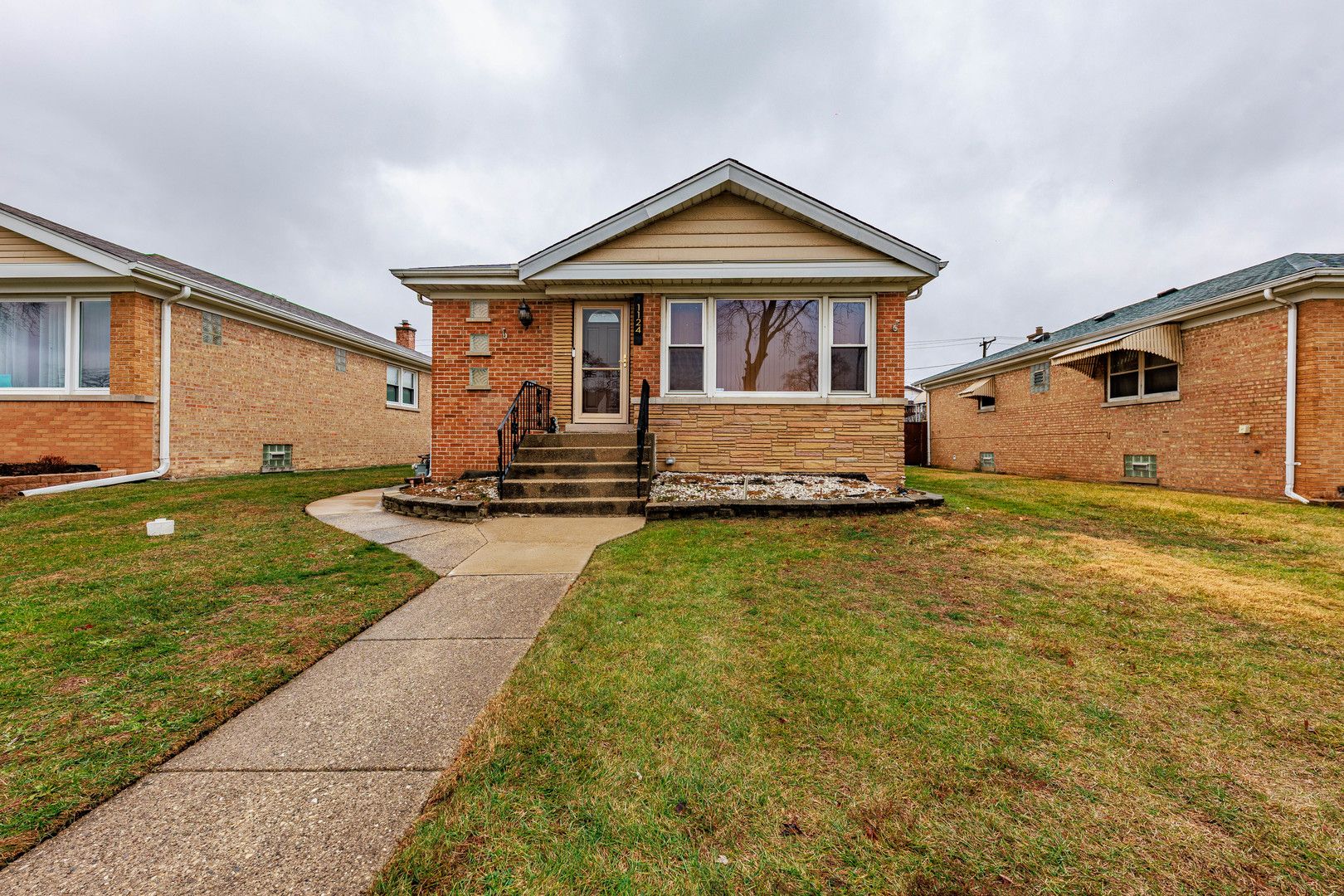 1124 Linden Avenue — Bellwood, IL 60104
