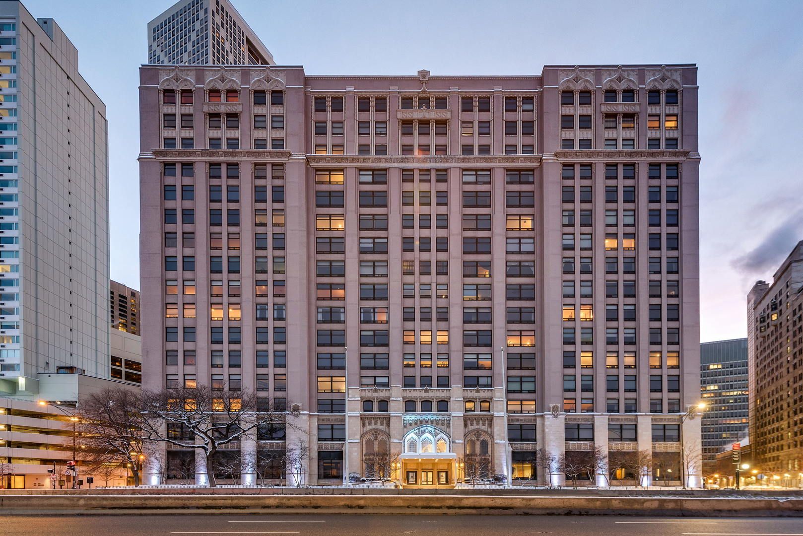 680 N Lake Shore Drive #821 — Chicago, IL 60611
