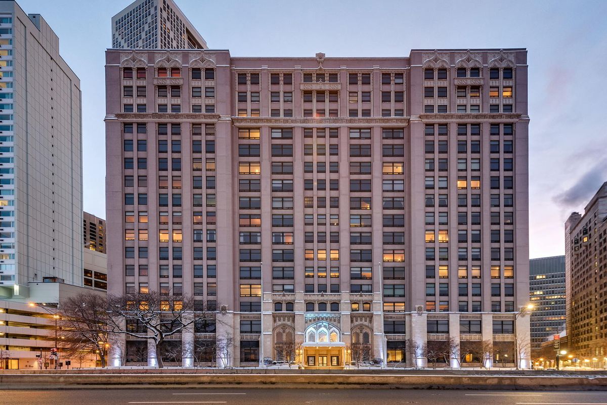 680 Lake Shore Drive, Chicago, IL 60611