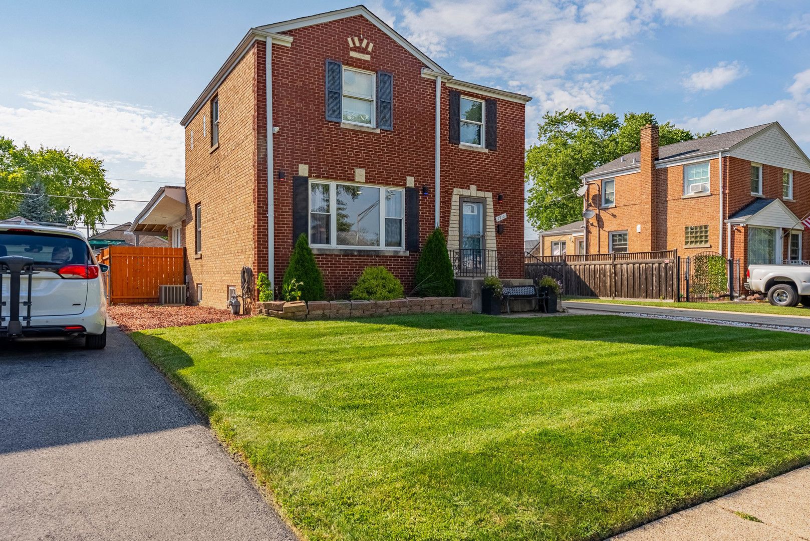 1910 N 74th Avenue — Elmwood Park, IL 60707