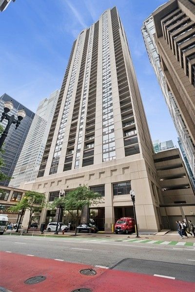 200 N Dearborn Street #2402 — Chicago, IL 60601