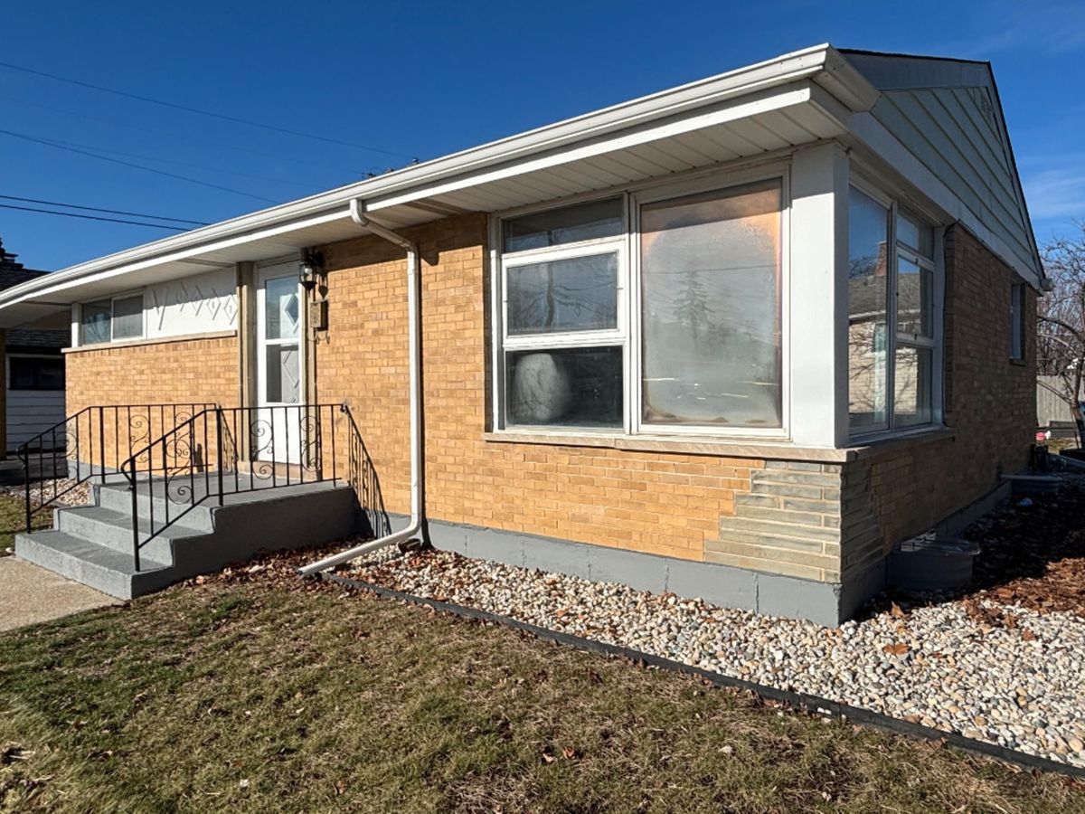 1502 35th Avenue, Melrose Park, IL 60160