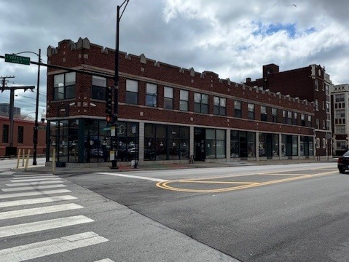 7105 S Yates Avenue — Chicago, IL 60649