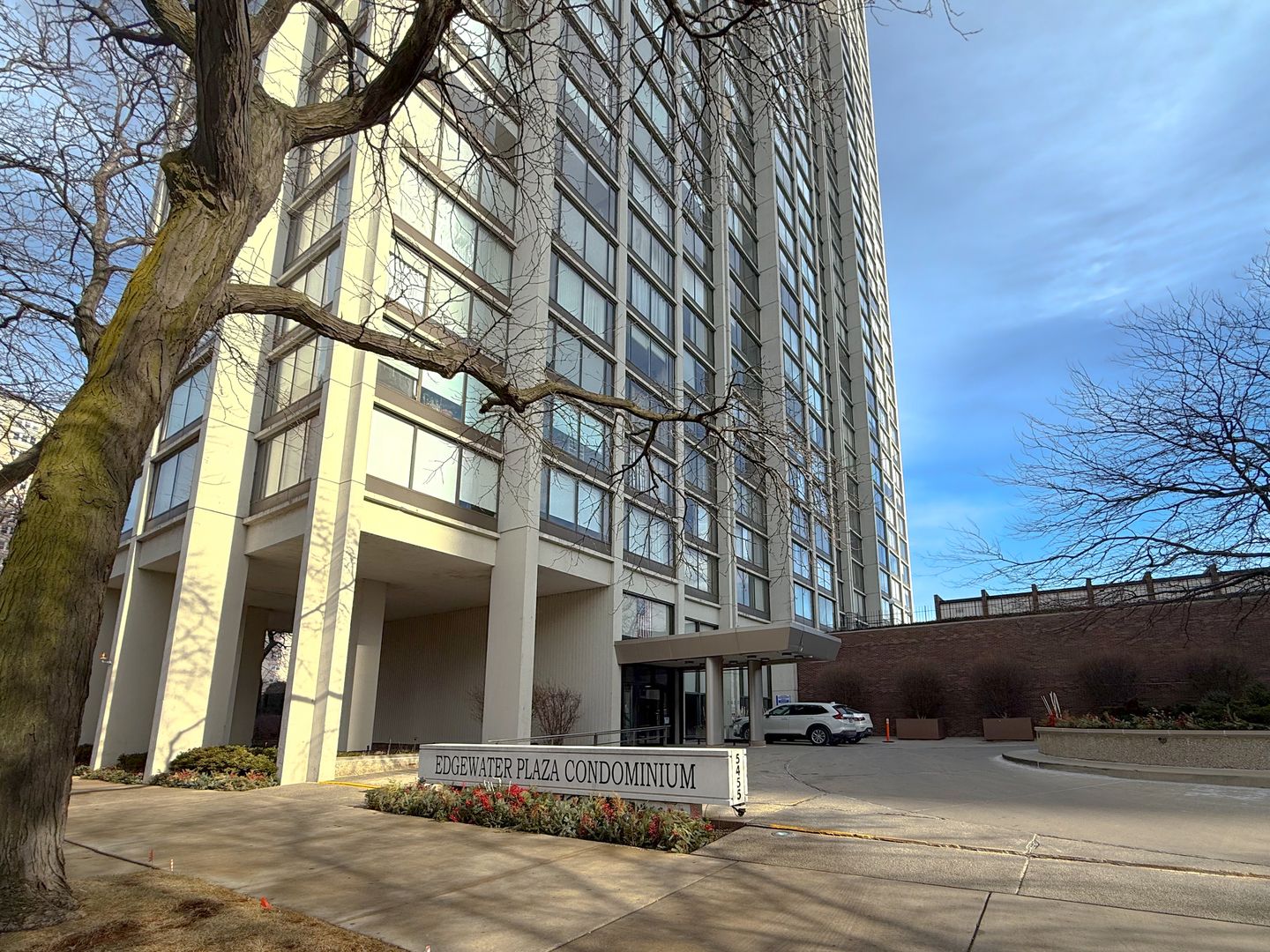 5455 N Sheridan Road #2108 — Chicago, IL 60640