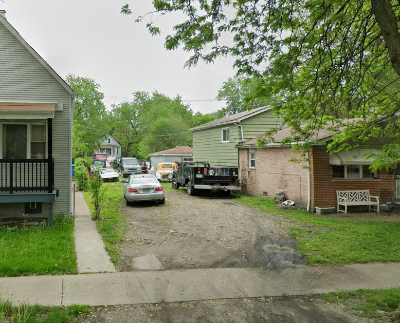 5951 S Loomis Boulevard — Chicago, IL 60636