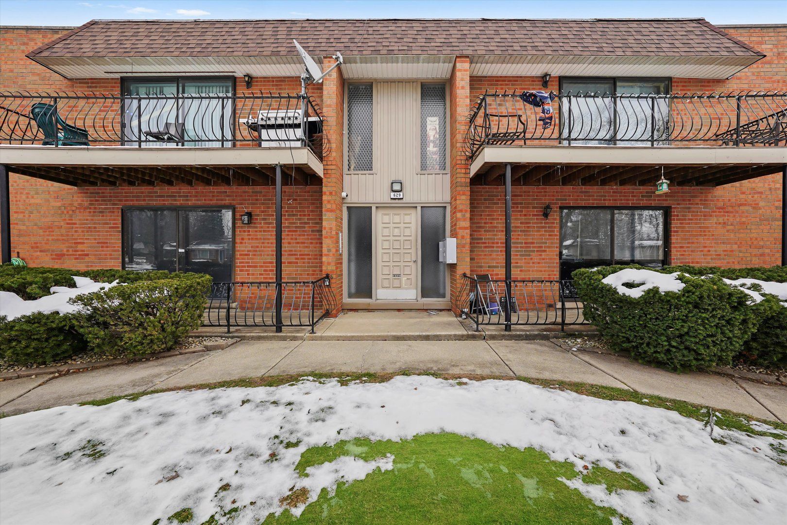 629 N Carroll Parkway #208 — Glenwood, IL 60425