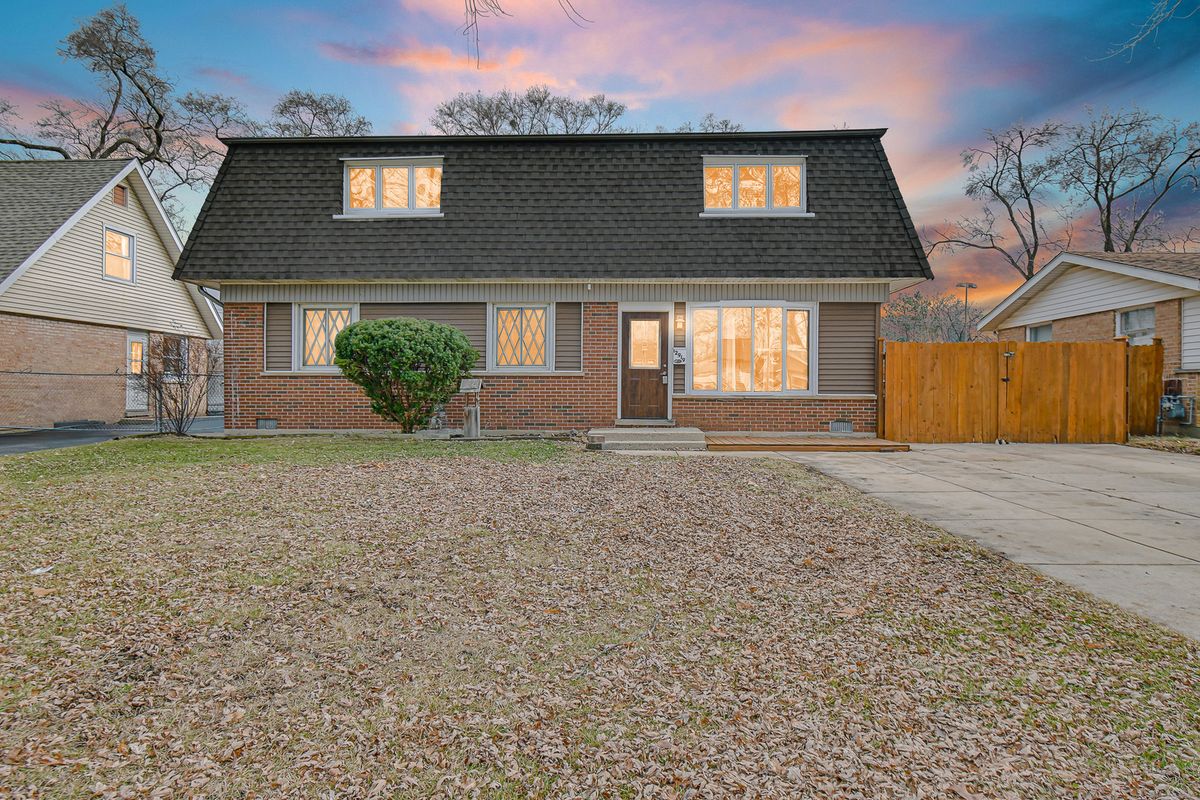 12919 Playfield Drive, Crestwood, IL 60418