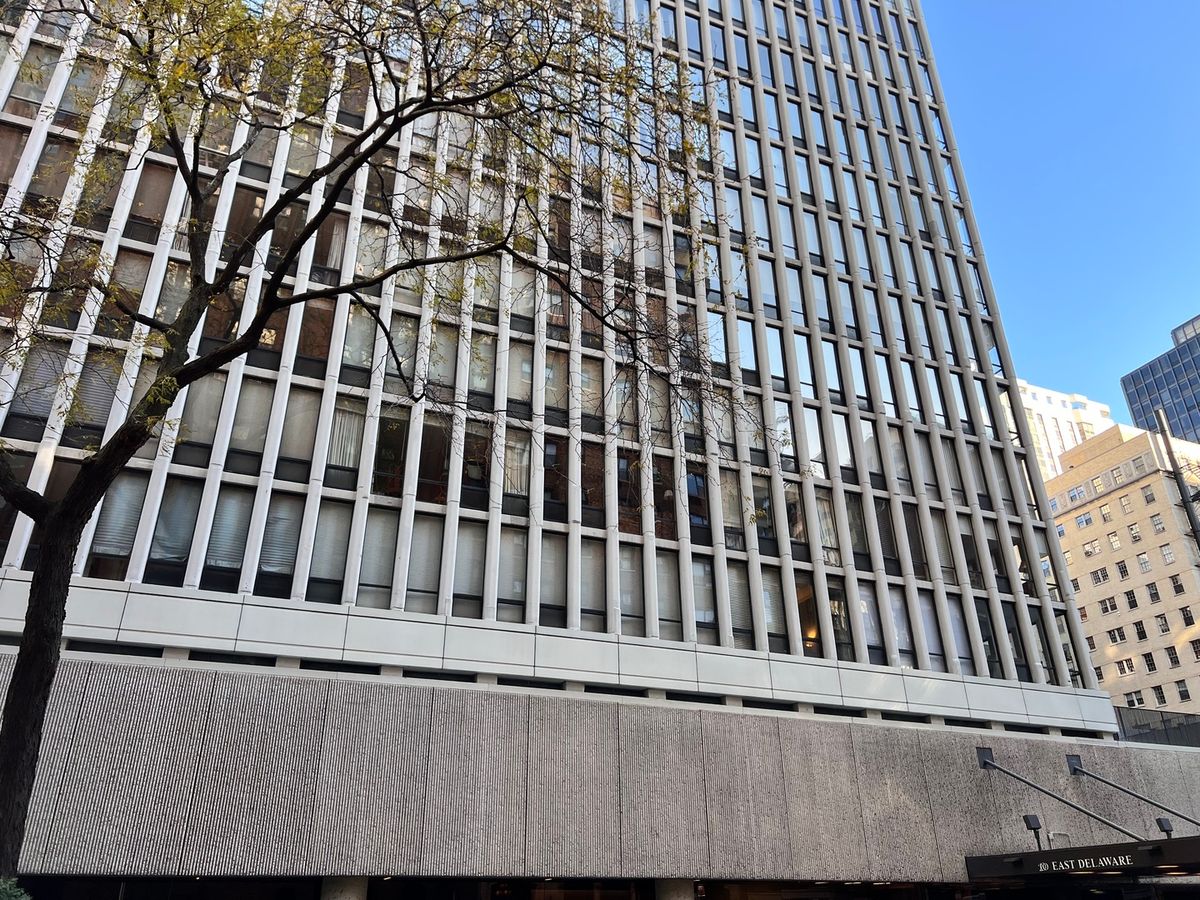 200 Delaware Place, Chicago, IL 60611