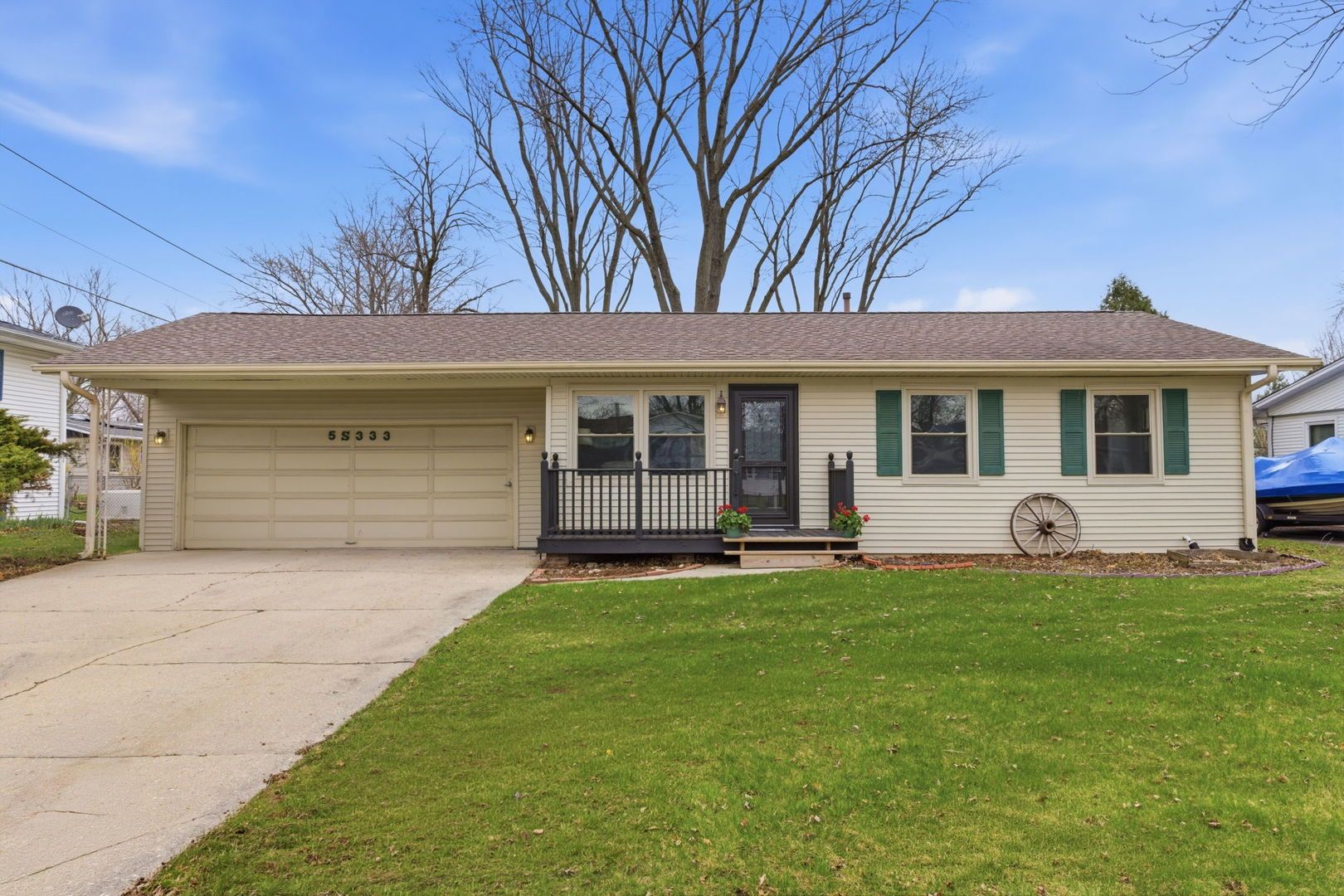 5S333 Stewart Drive — Naperville, IL 60563