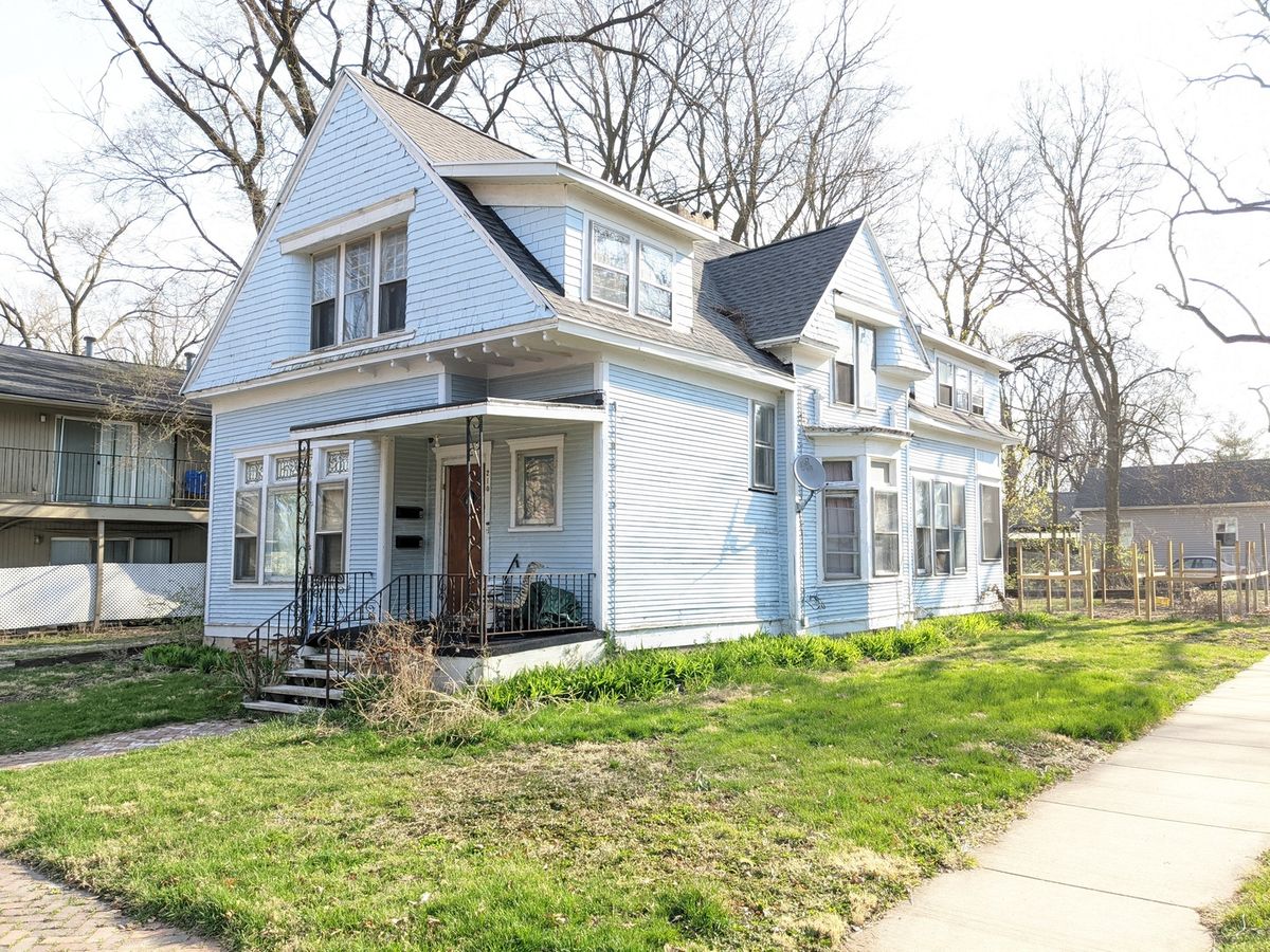 210 Grove Street, Urbana, IL 61802