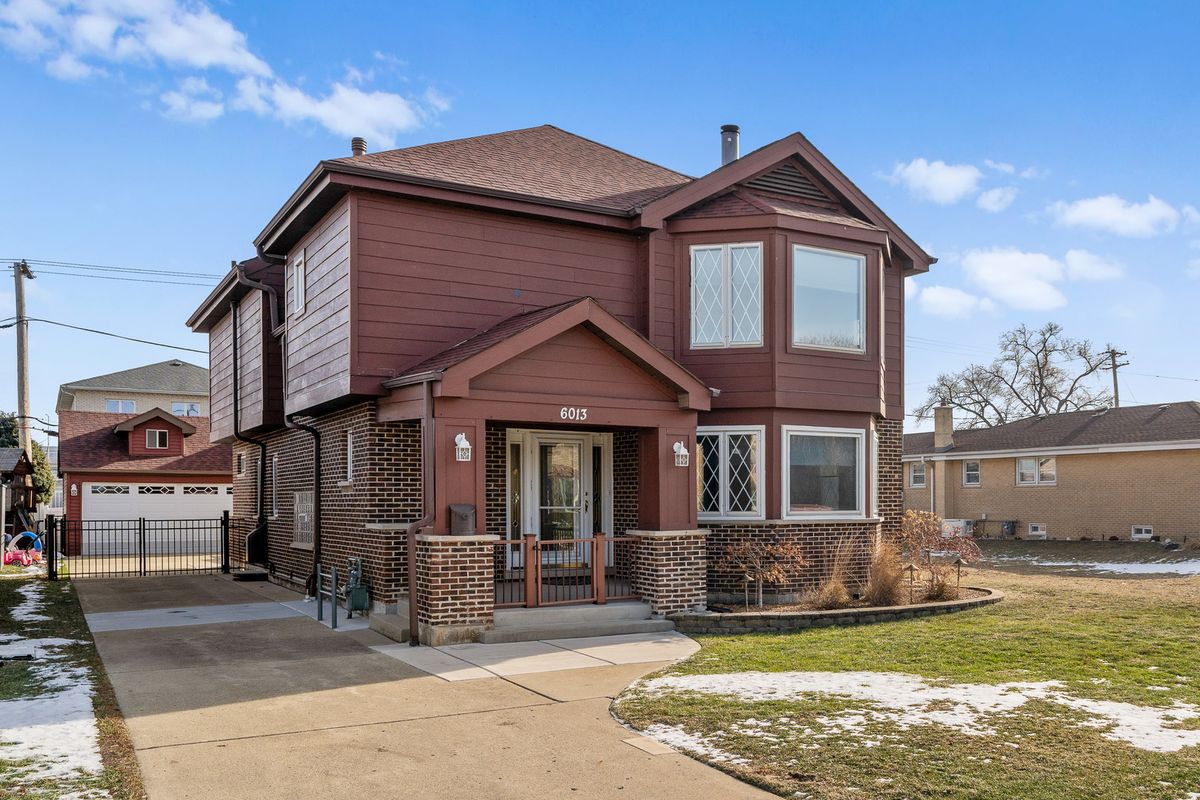 6013 N Emerson Street, Rosemont, IL 60018