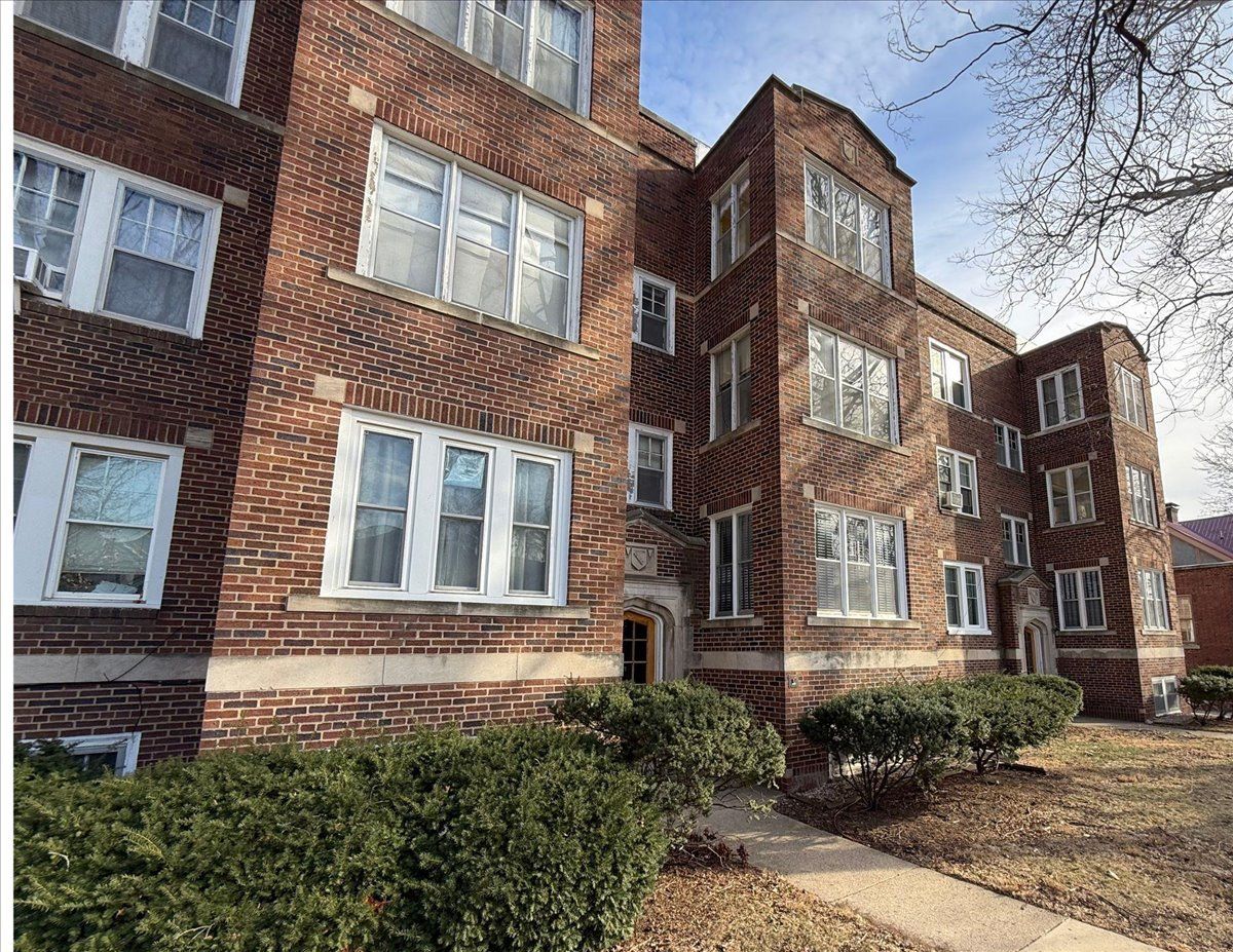 408 N State Street #12 — Champaign, IL 61820