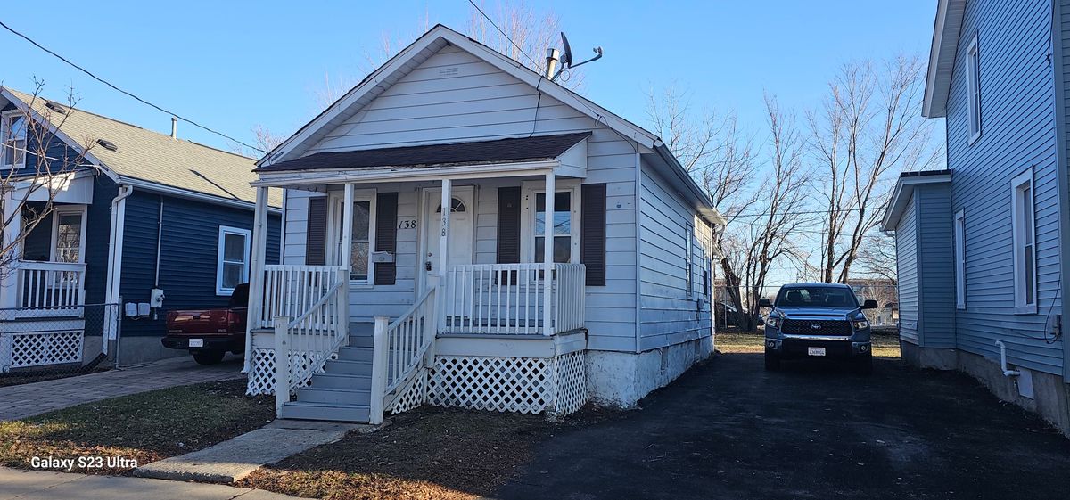 138 Woodlawn Avenue, Aurora, IL 60506