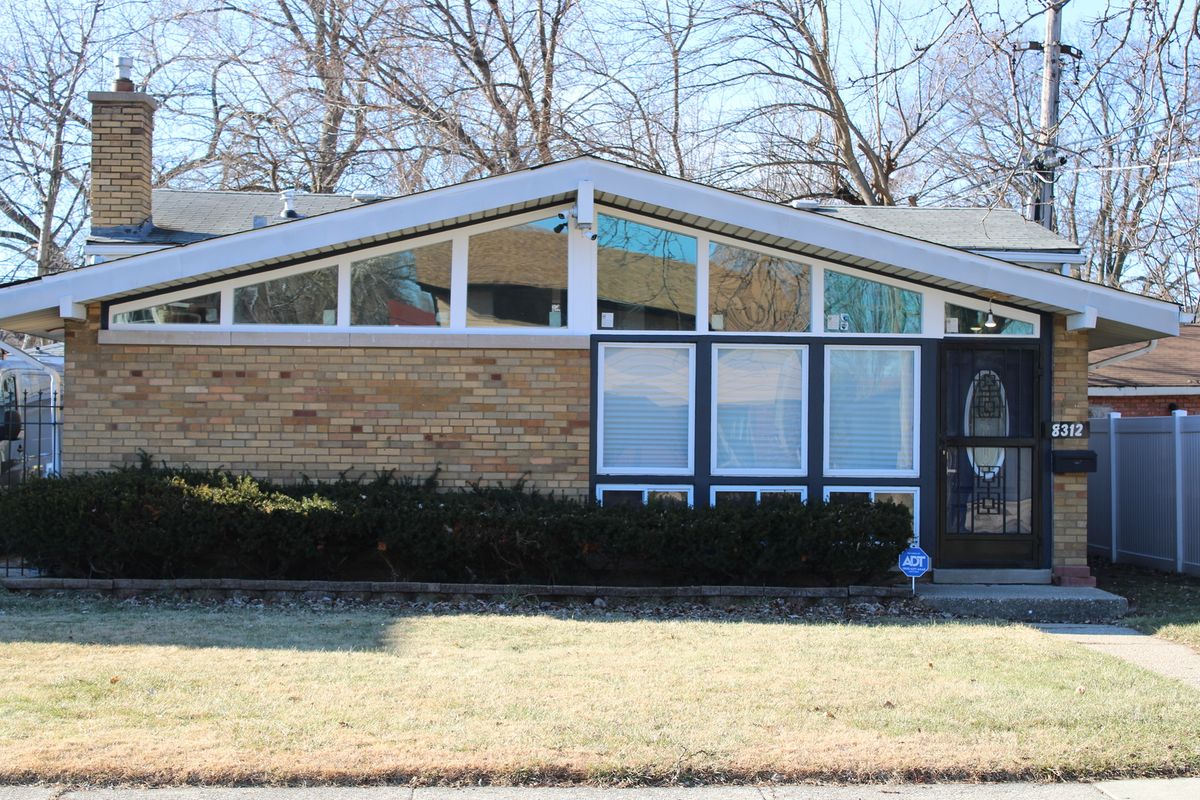 8312 KENWOOD Avenue, Chicago, IL 60619