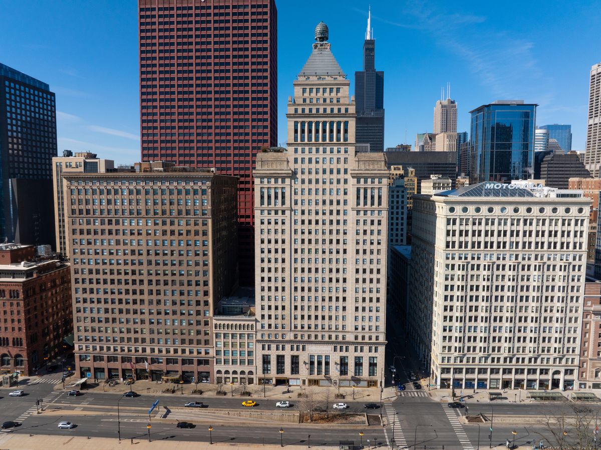 310 MICHIGAN Avenue, Chicago, IL 60604