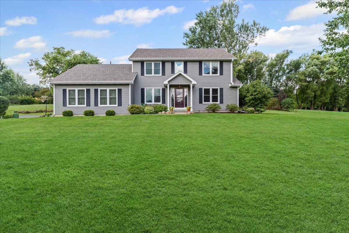 11111 Huron Drive, Spring Grove, IL 60081