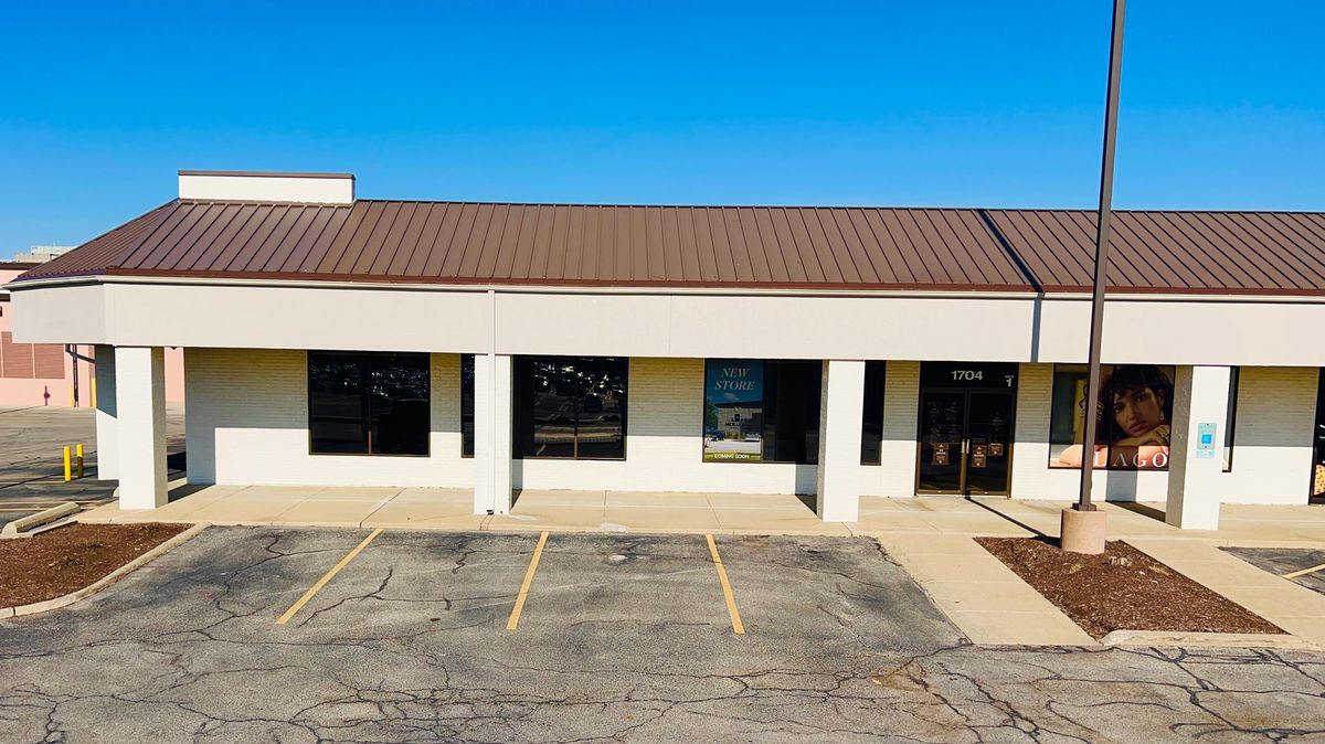 1704 Eastland Drive, Bloomington, IL 61704