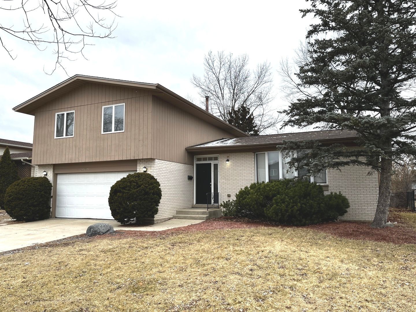 5252 Arquilla Drive — Richton Park, IL 60471