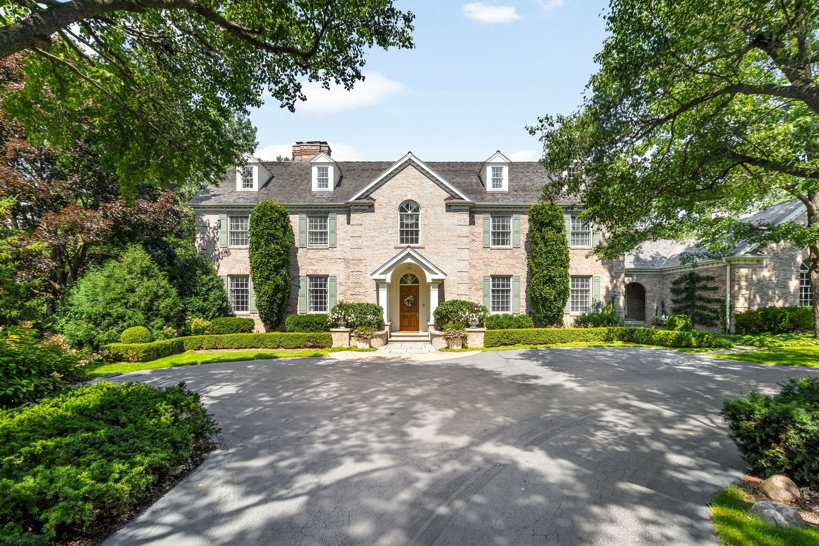 340 E Westleigh Road — Lake Forest, IL 60045