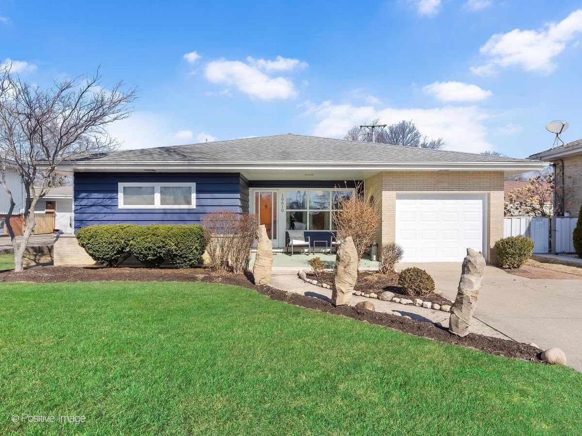 10610 Newbury Street, Westchester, IL 60154