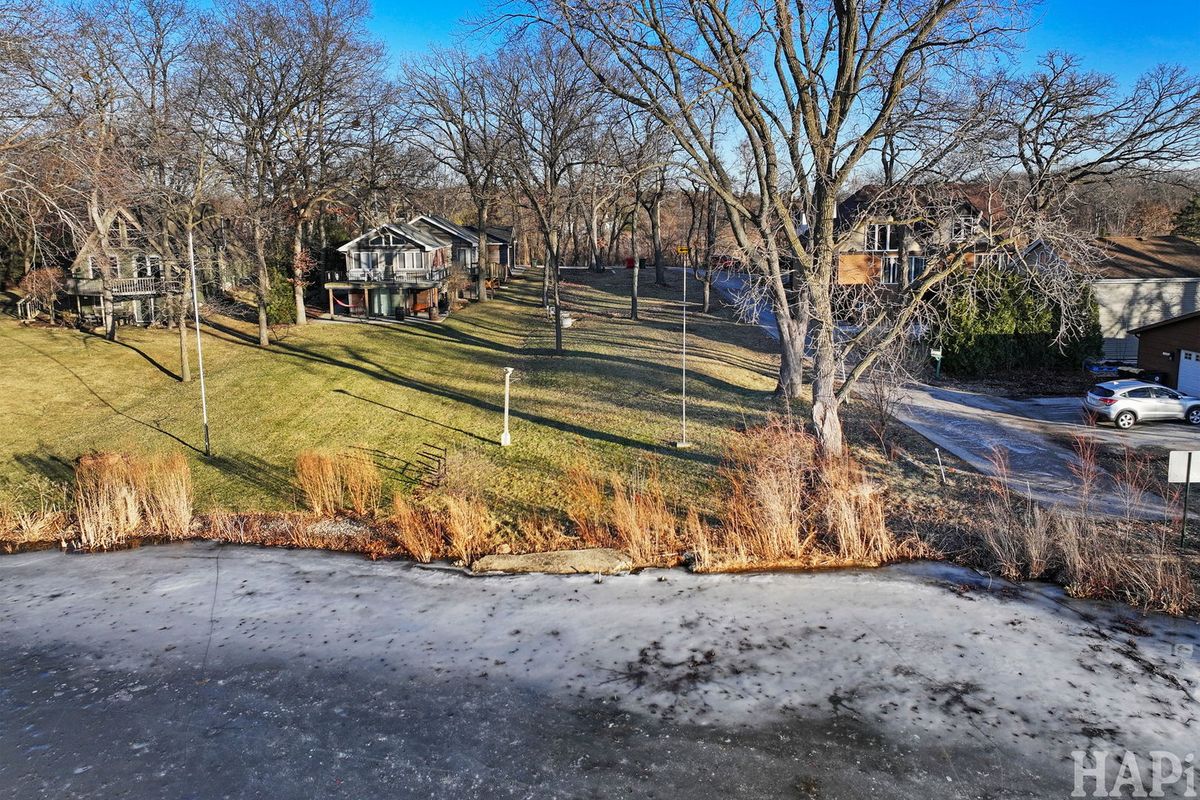 42028 East Road, Antioch, IL 60002