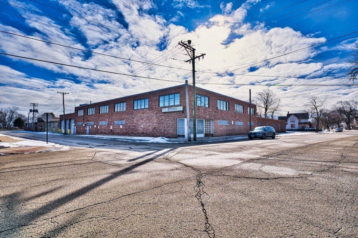 651 S Martin Luther King Jr Avenue — Waukegan, IL 60085
