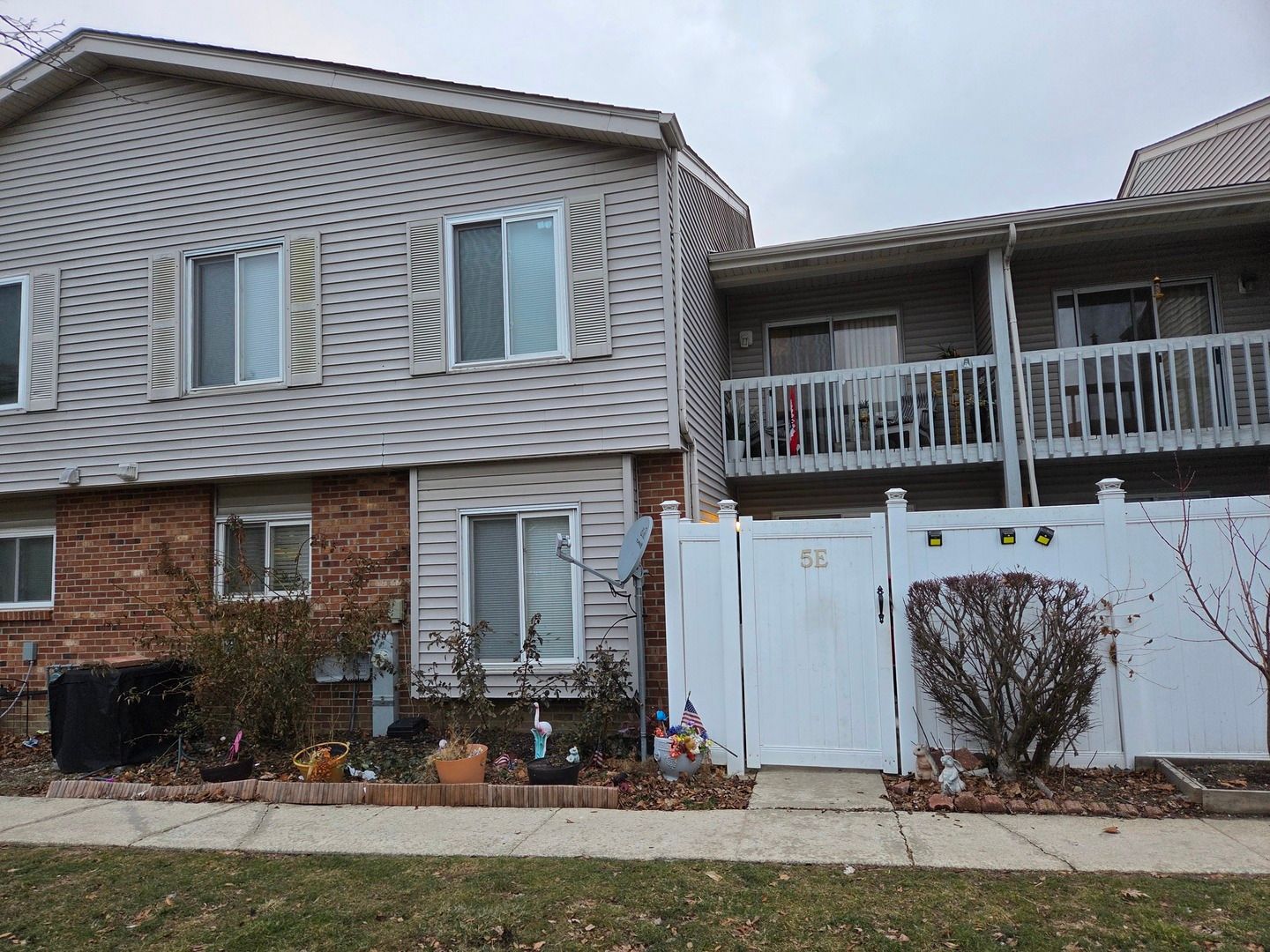 5 E Fernwood Drive — Bolingbrook, IL 60440