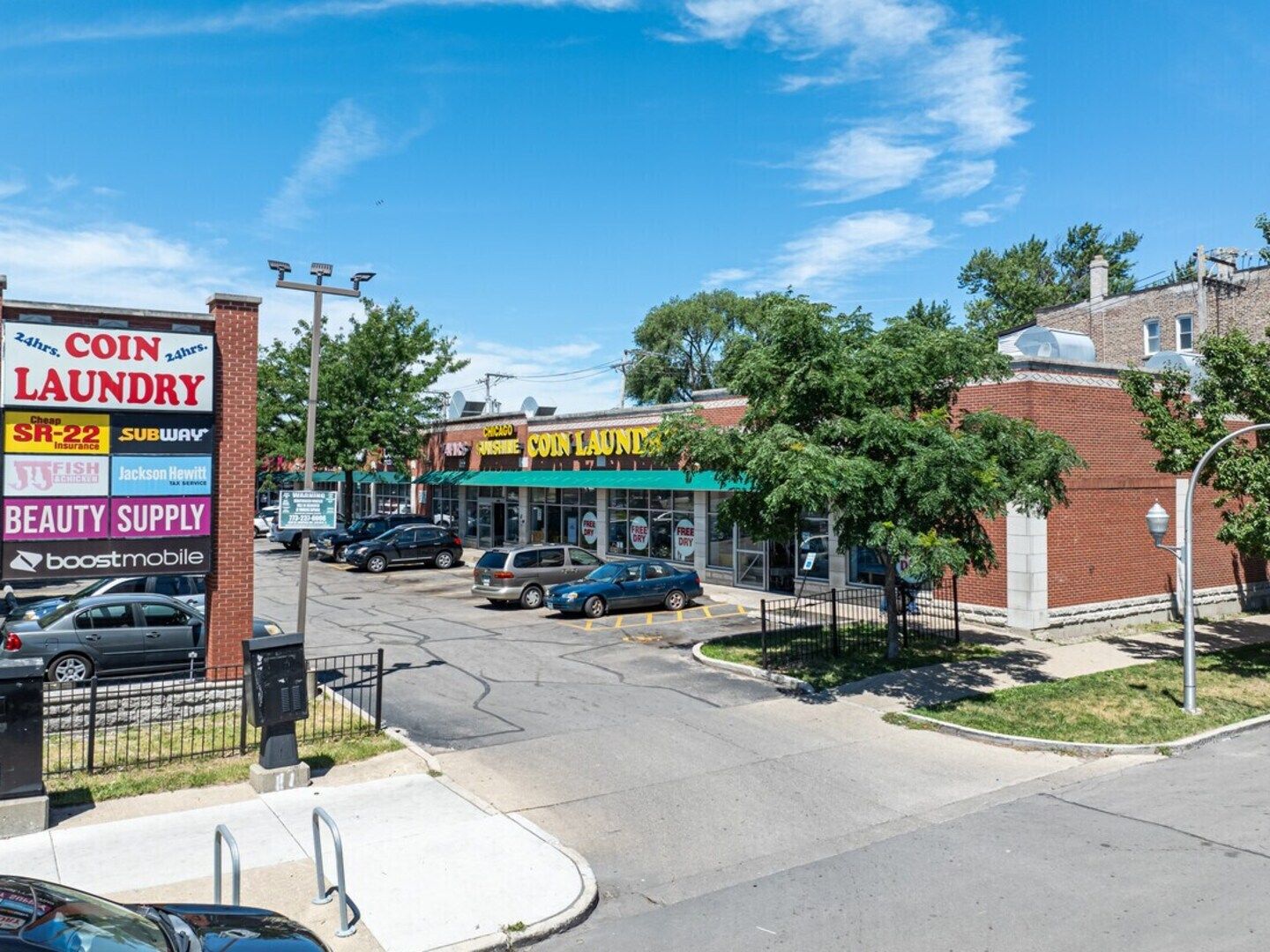 3952 W Cermak Road — Chicago, IL 60623