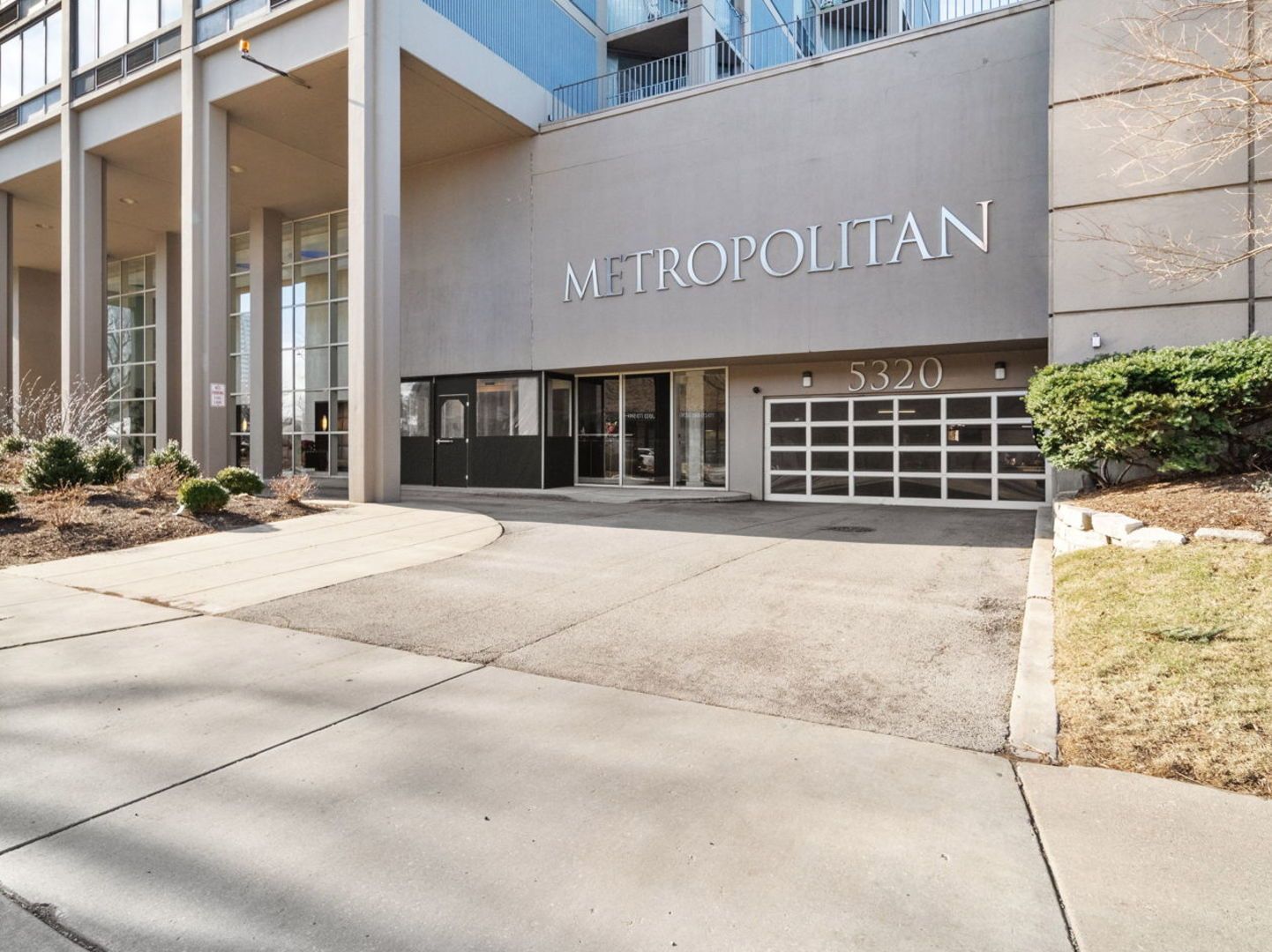 5320 N Sheridan Road #E8 — Chicago, IL 60640