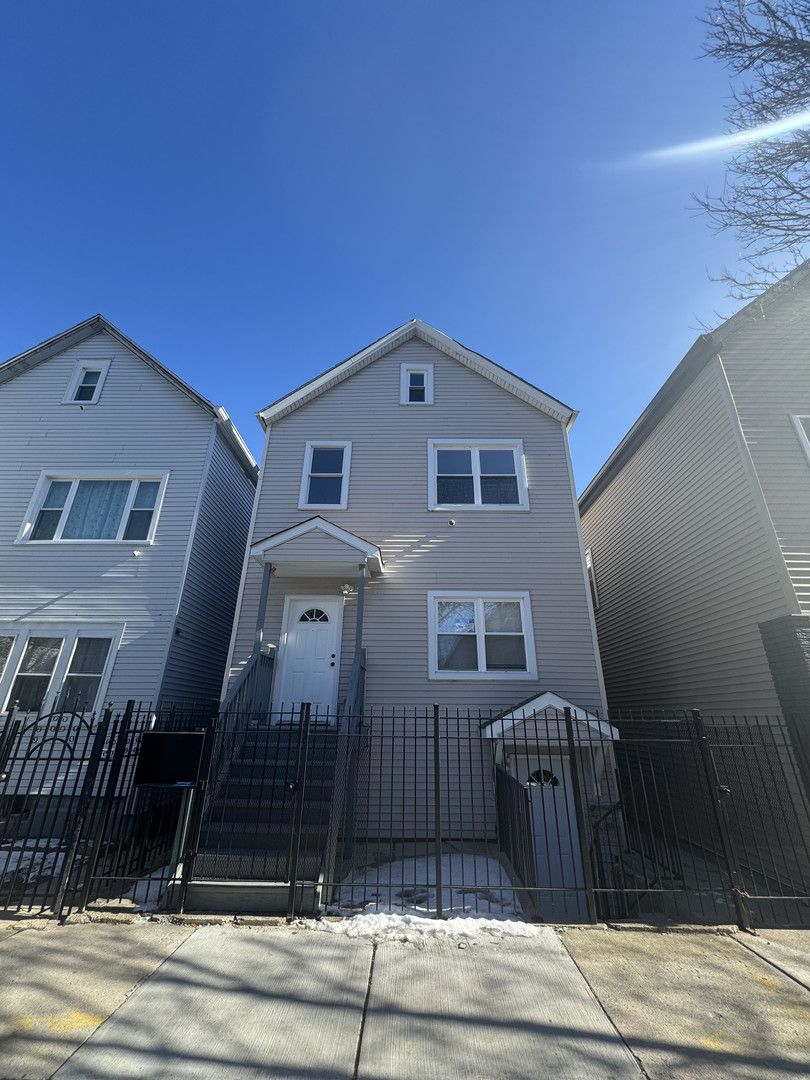 4521 S Hermitage Avenue — Chicago, IL 60609