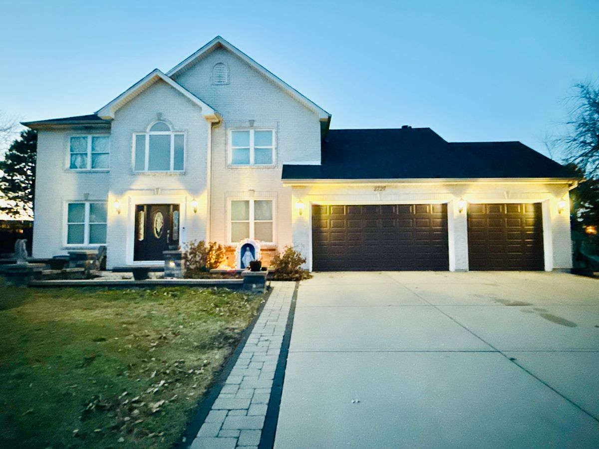2727 Sweetbroom Court, Naperville, IL 60565