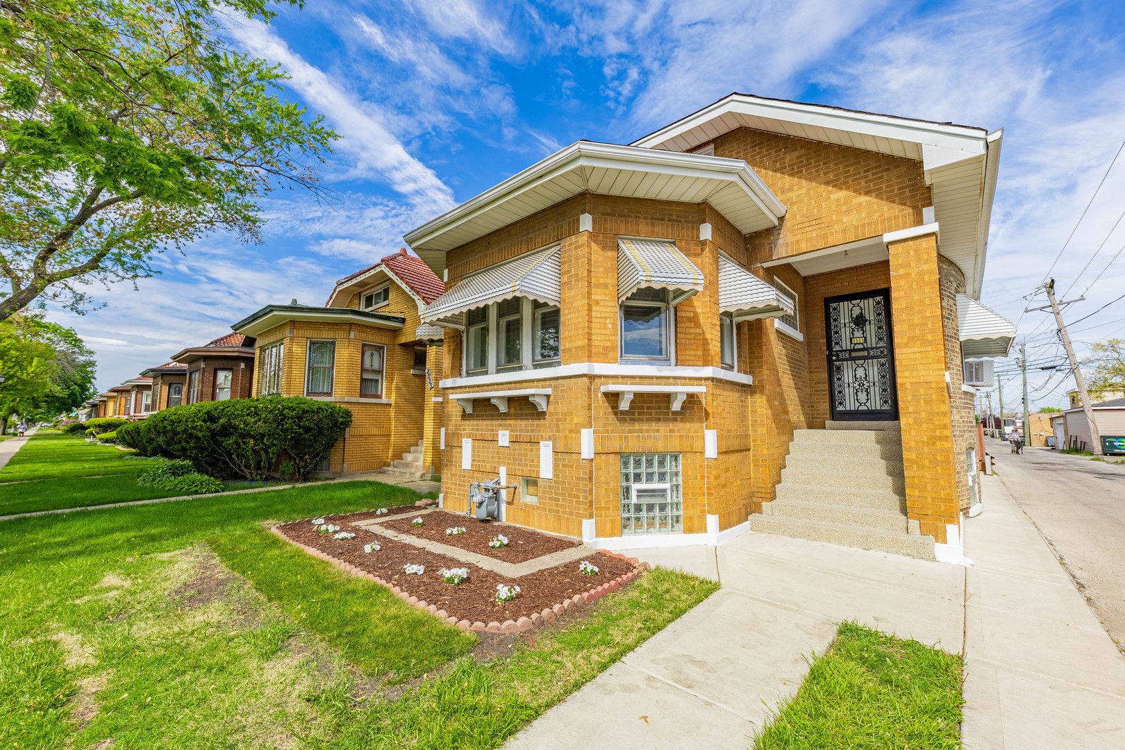 2535 Oak Park Avenue — Berwyn, IL 60402