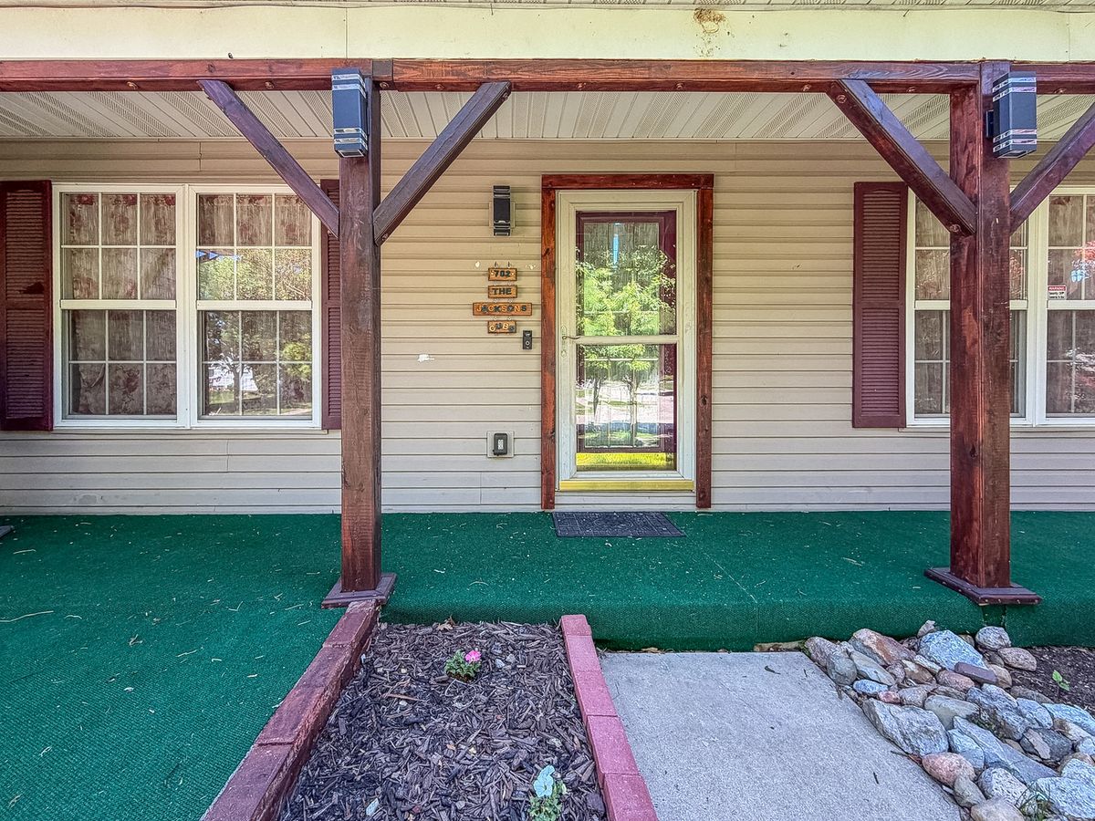 702 Balsam Drive, St. Joseph, IL 61873