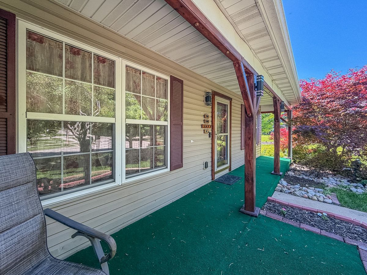 702 Balsam Drive, St. Joseph, IL 61873