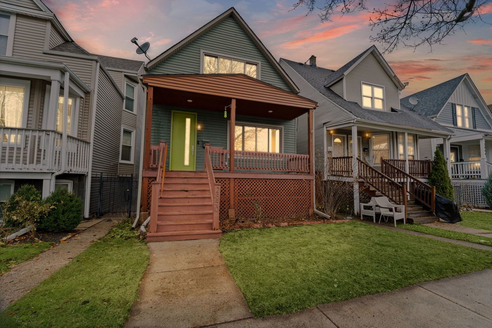 2850 W Henderson Street #1 — Chicago, IL 60618