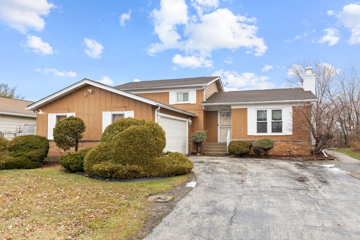 17481 Eastgate Drive, Country Club Hills, IL 60478