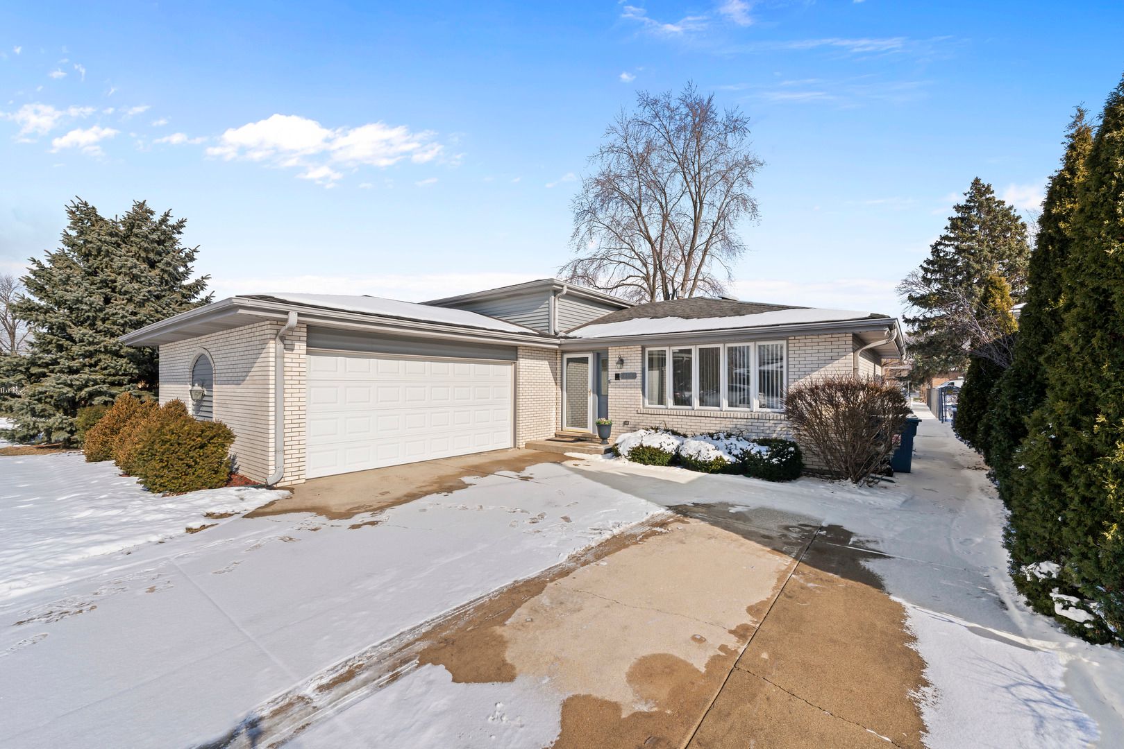 9109 Crescent Court — Oak Lawn, IL 60453