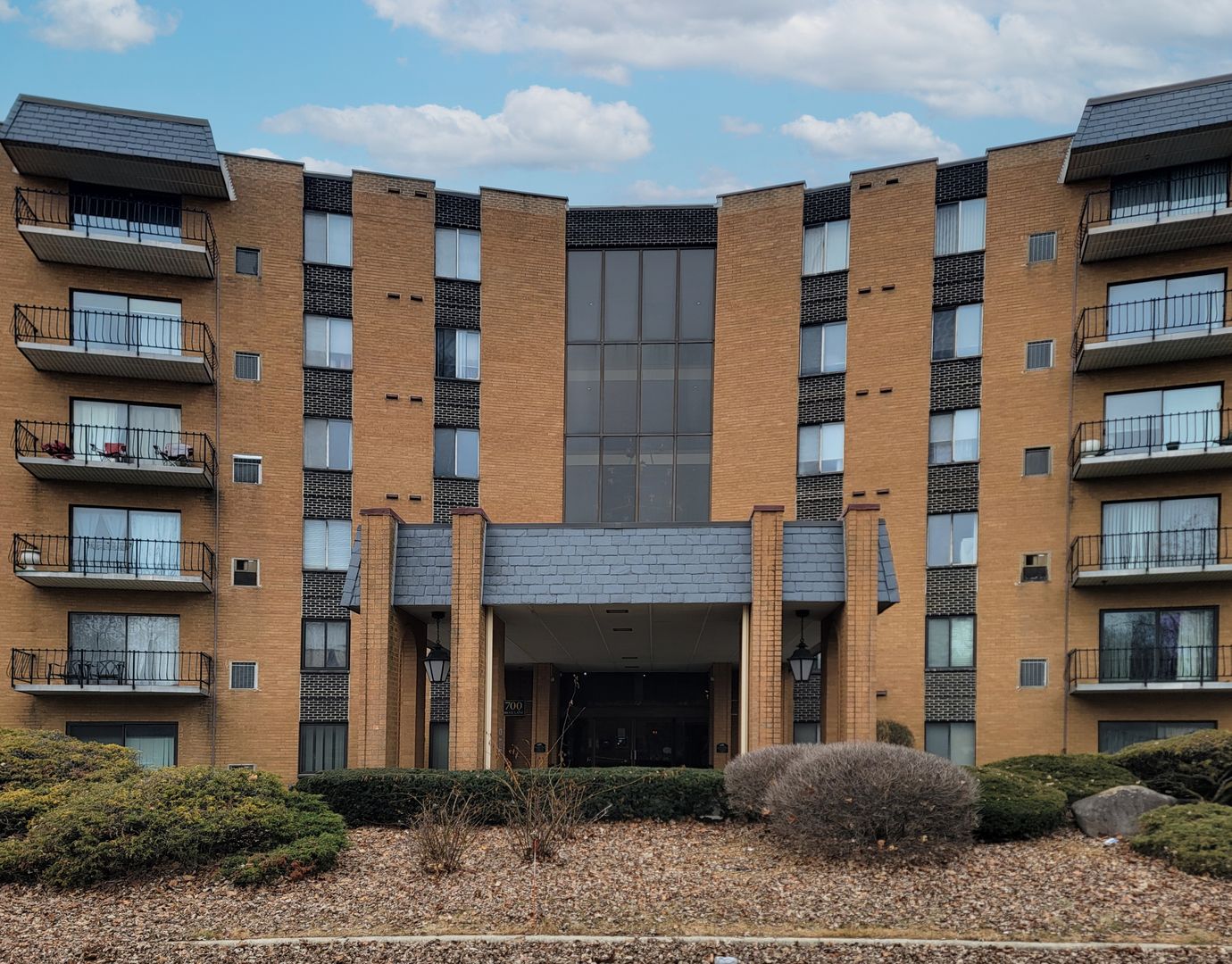 700 N Bruce Lane #408 — Glenwood, IL 60425