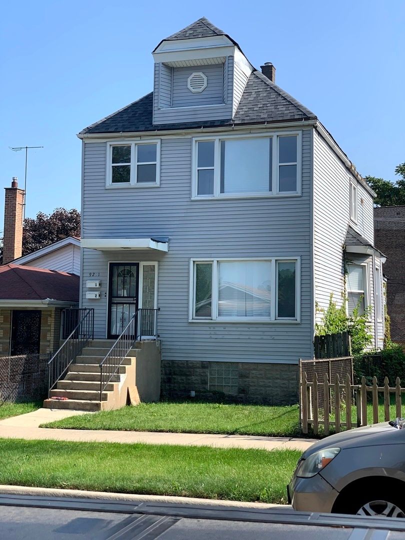 9211 S Clyde Avenue — Chicago, IL 60617