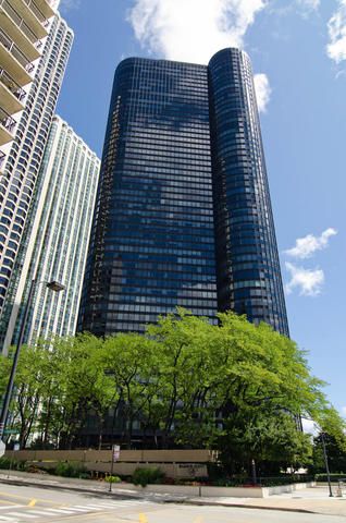 155 N HARBOR Drive #403 — Chicago, IL 60601