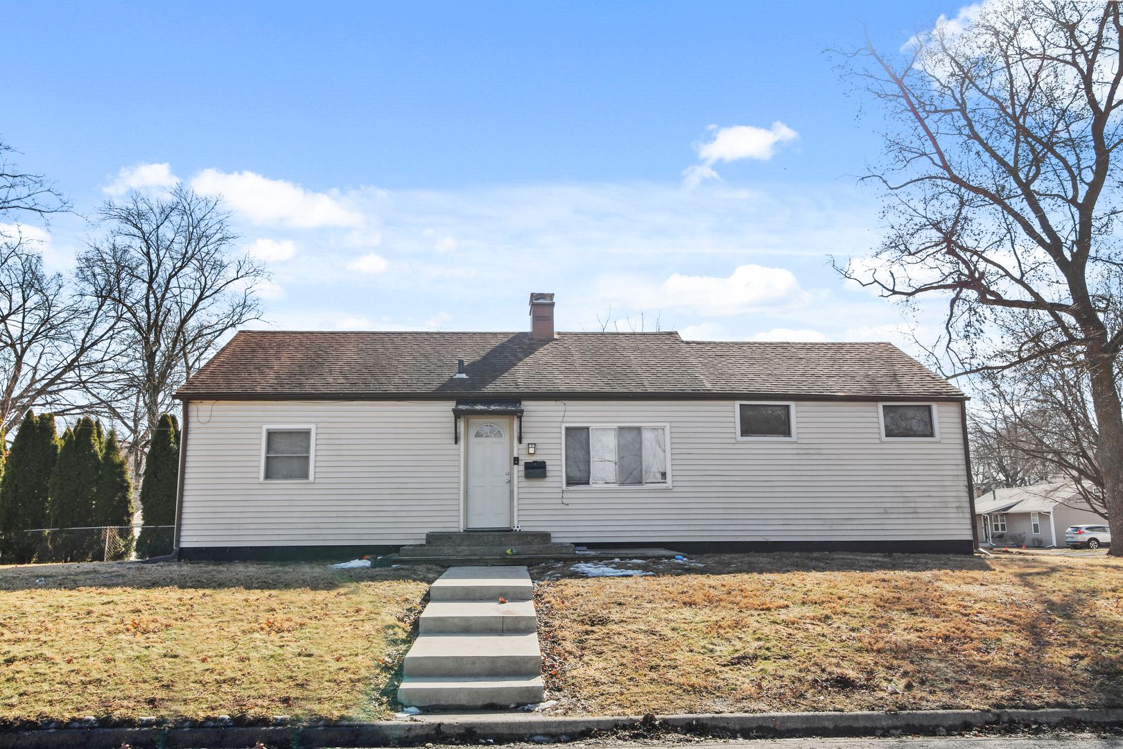 1109 W Columbia Avenue — Champaign, IL 61821