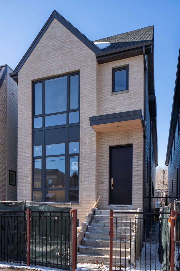 2226 N Southport Avenue — Chicago, IL 60614