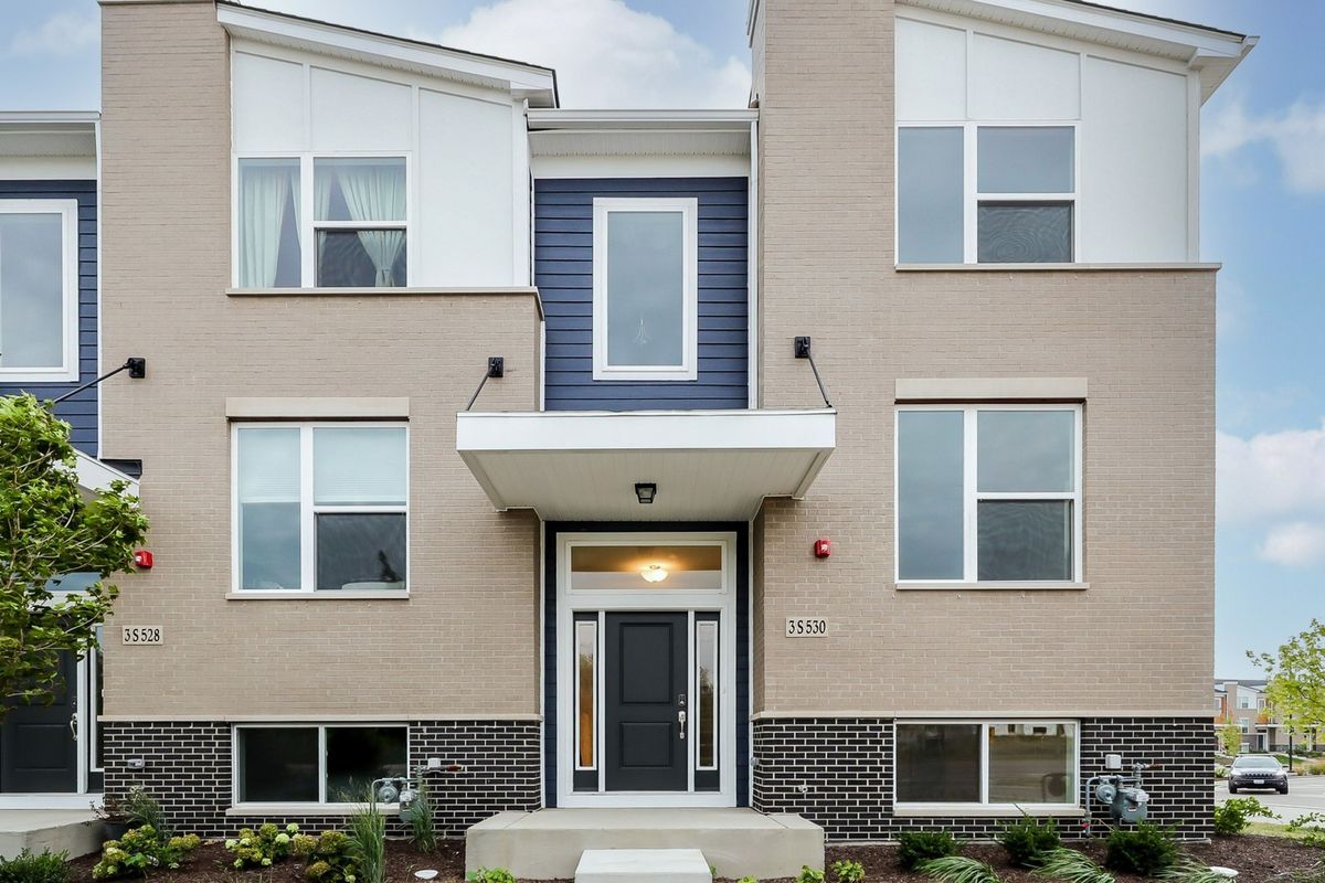 3s530 Cambridge Court, Warrenville, IL 60555